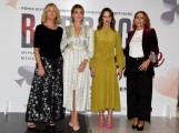 Foto/IPP/Gioia Botteghi
Roma 23/09/2020 resentato il film Burraco Fatale, nella foto : Paola Minaccioni, Angela Finocchiaro, Caterina Guzzanti, Claudia Gerini
Italy Photo Press - World Copyright