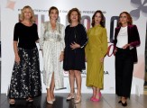 Foto/IPP/Gioia Botteghi
Roma 23/09/2020 resentato il film Burraco Fatale, nella foto : Paola Minaccioni, Angela Finocchiaro, Caterina Guzzanti, Claudia Gerini, e la regista Giuliana Gamba
Italy Photo Press - World Copyright