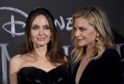 Foto/IPP/Gioia Botteghi
Roma 07/10/2019 red carpet del film Maleficent, nella foto :        Angelina Jolie e Michelle Pfeiffer
Italy Photo Press - World Copyright
