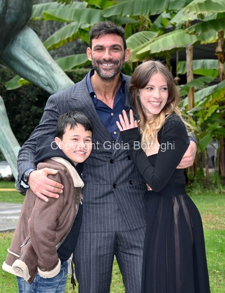 Foto/IPP/Gioia BotteghiRoma16/02/2023 photocall della serie tv Resta con me , Rai 1, nella foto: Francesco Arca, Laura Adriani e Mario Di LevaItaly Photo Press - World Copyright